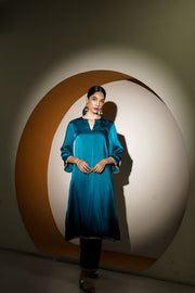 Netose Emerald Green Satin Kurta Pant Set