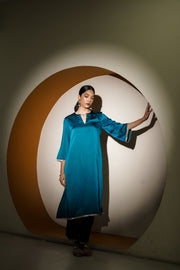 Netose Emerald Green Satin Kurta Pant Set