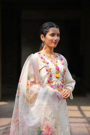 Netose White Kurta Set with Dupatta
