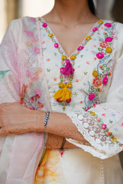 Netose White Kurta Set with Dupatta