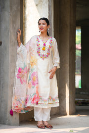 Netose White Kurta Set with Dupatta