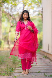 Netose Pink Kurta Set With Dupatta