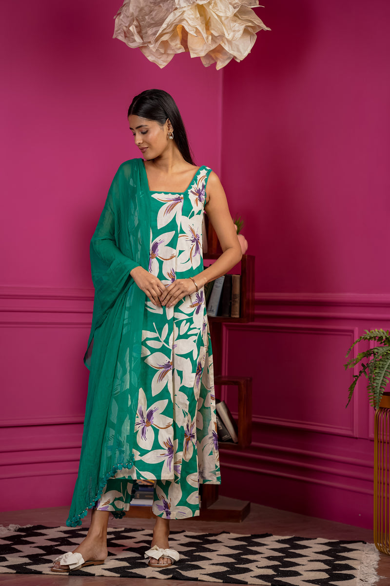 Netose Green Floral Print Kurta Set With Dupatta – Netose By LakhNeet ...